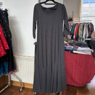 Knit dress in grey